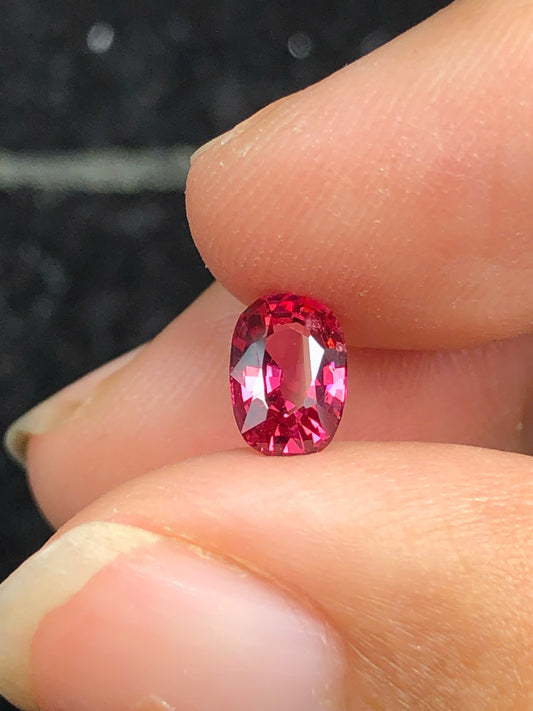 Natural Pink Red spinel LucYen 0.94ct - 19112515