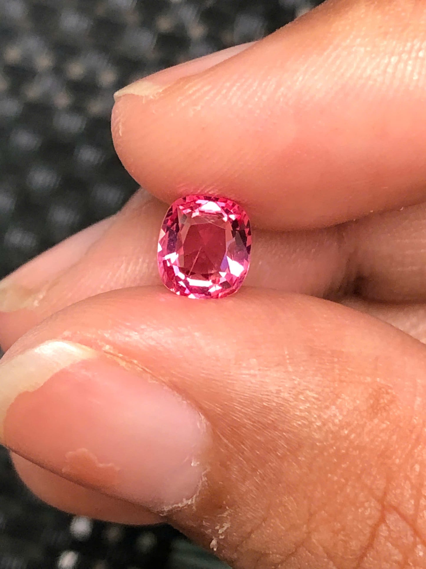 Natural Orangish Red spinel LucYen 0.97ct - 19112532
