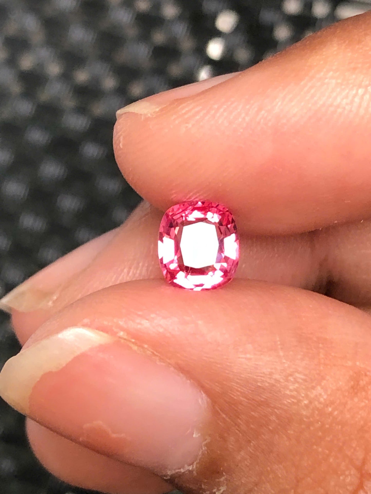 Natural Orangish Red spinel LucYen 0.97ct - 19112532