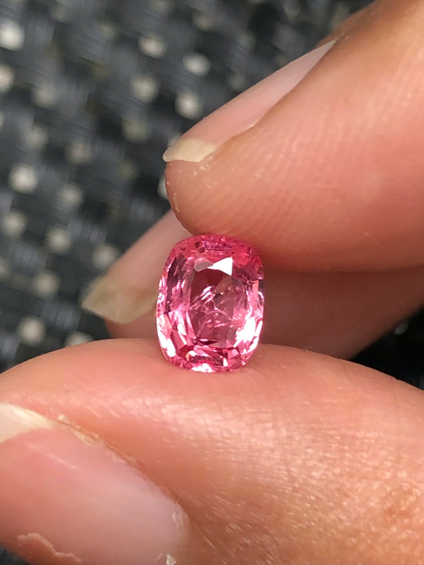 Natural Orangish Pink spinel LucYen 1.0ct - 19112535