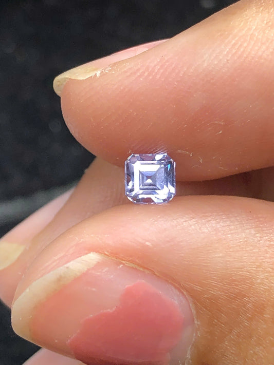 Natural Bluish white Spinel LucYen 0.48ct - 30112503