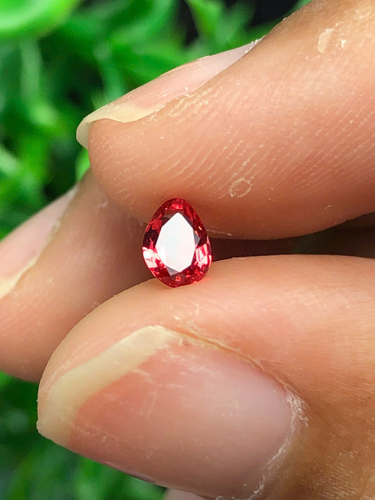 Natural orangish red spinel LucYen 0.42ct - 15122501