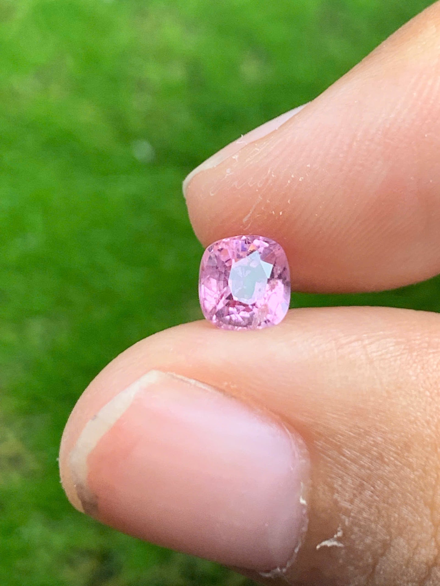 Natural pink spinel _ 08082530