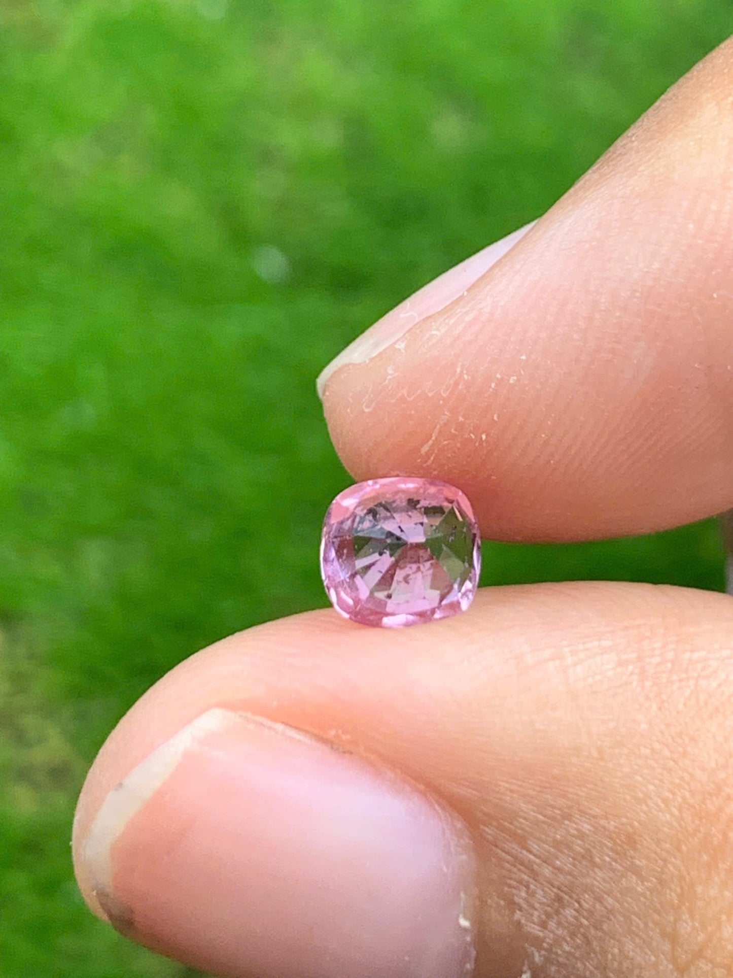 Natural pink spinel _ 08082530