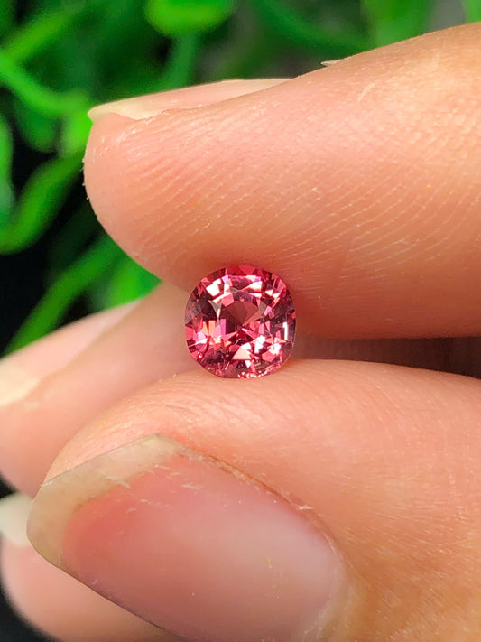 Natural orangish red spinel LucYen 0.65ct - 07102506