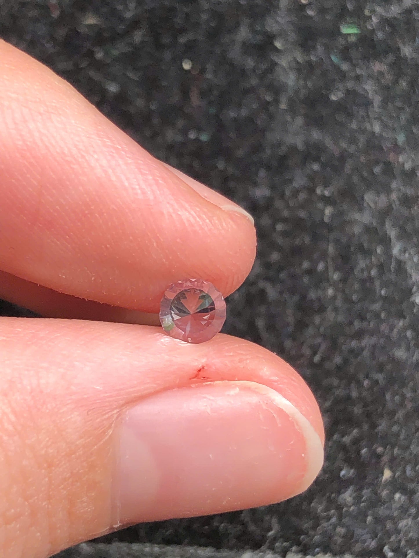 Natural White Spinel LucYen 0.27ct - 29072529