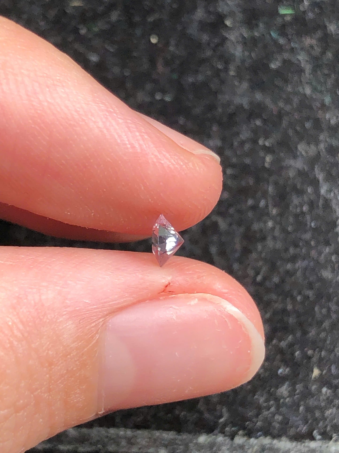 Natural White Spinel LucYen 0.27ct - 29072529