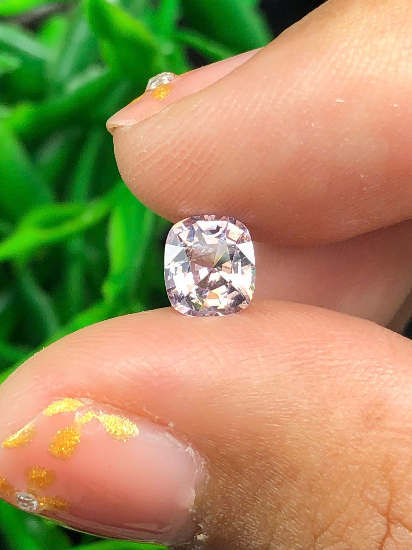 Natural Grey spinel LucYen 1.0ct - 29122511