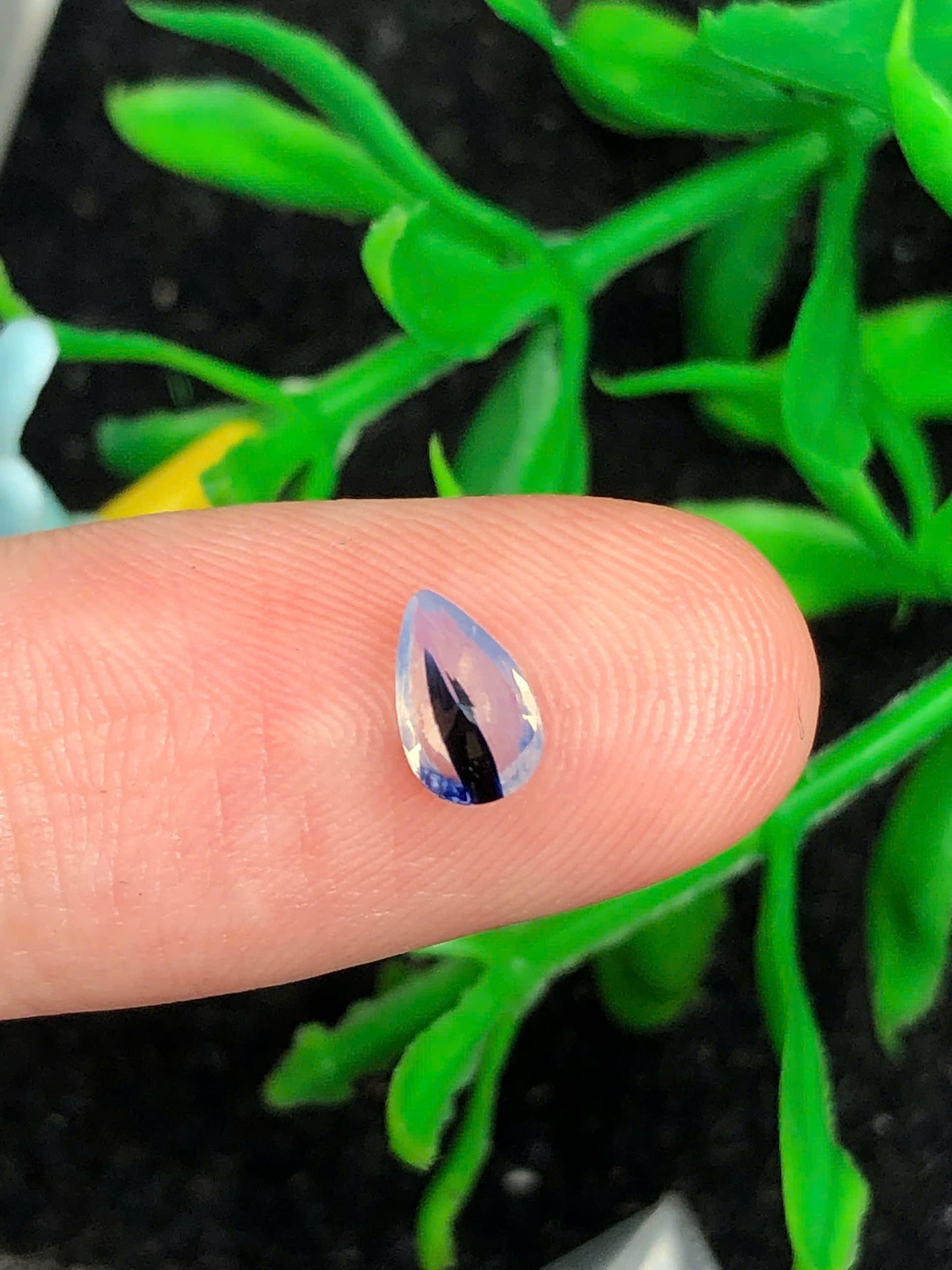 Blue silky sapphire LụcYên_06112514