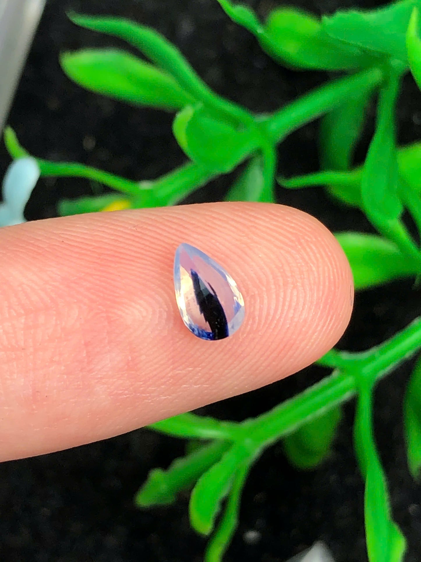 Blue silky sapphire LụcYên_06112514