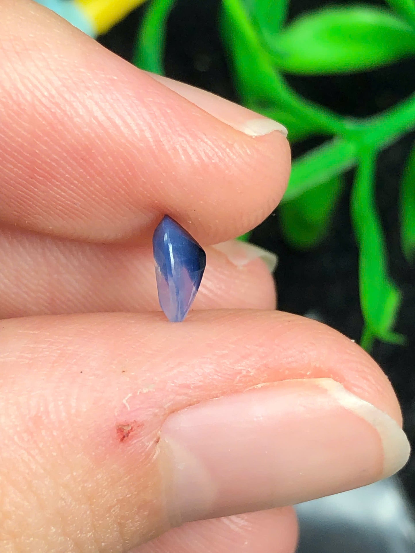 Blue silky sapphire LụcYên_06112514