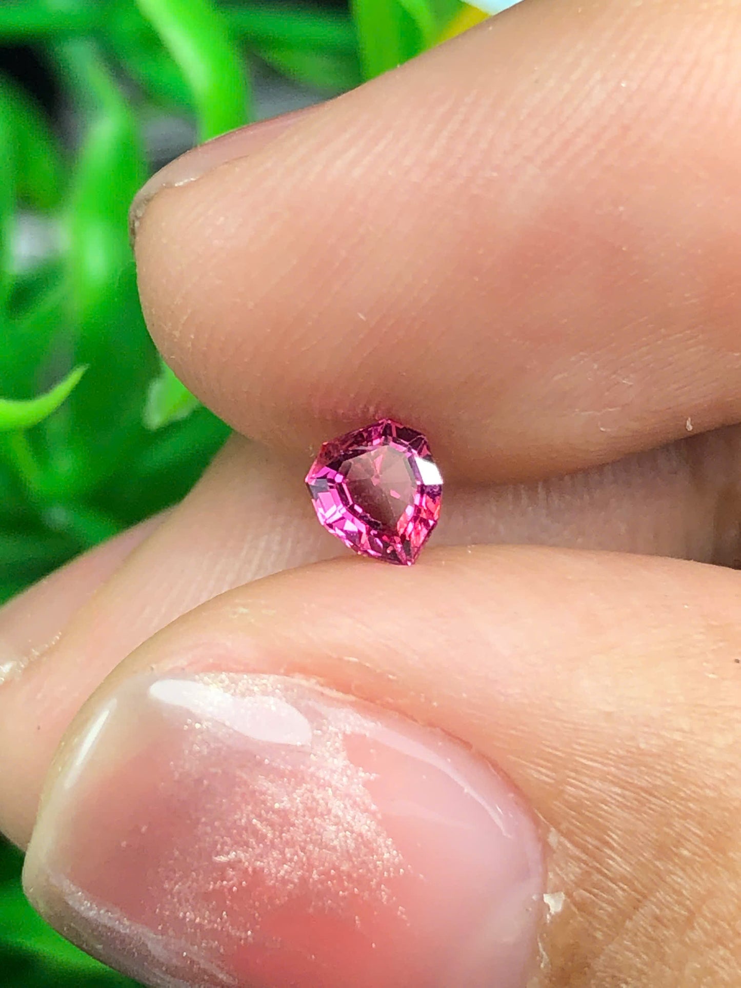 Natural orangish red Spinel LucYen 0.32ct - 21012611