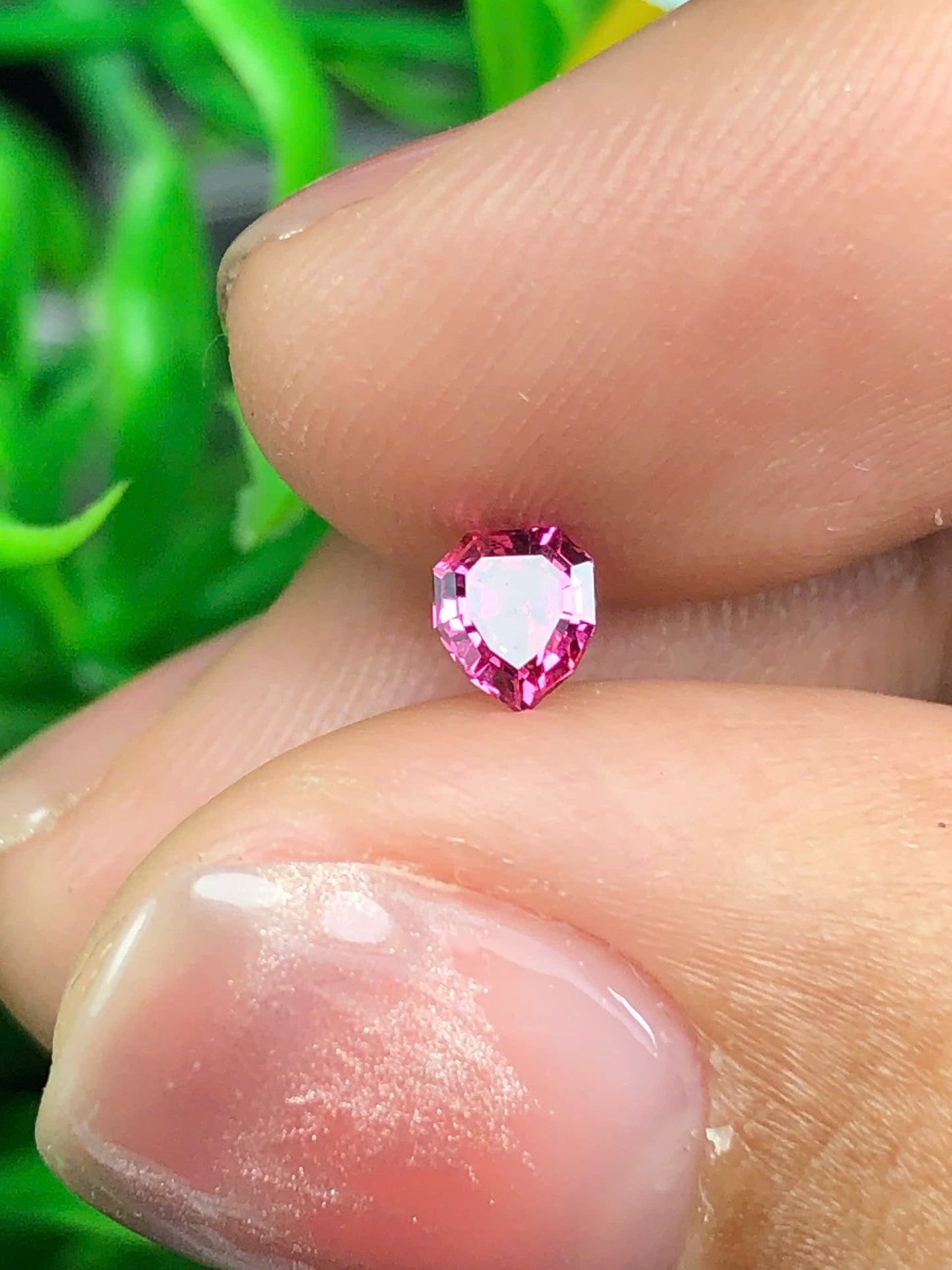 Natural orangish red Spinel LucYen 0.32ct - 21012611