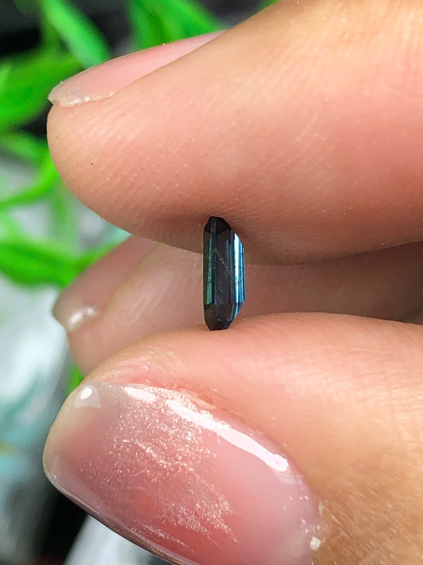 Natural Green sapphire LucYen _ 21012601