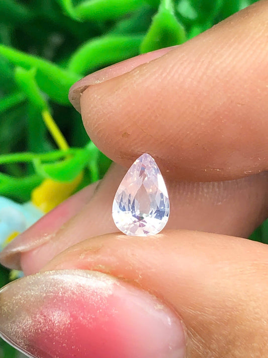 Natural white sapphire 0.77ct _ 11032607HU