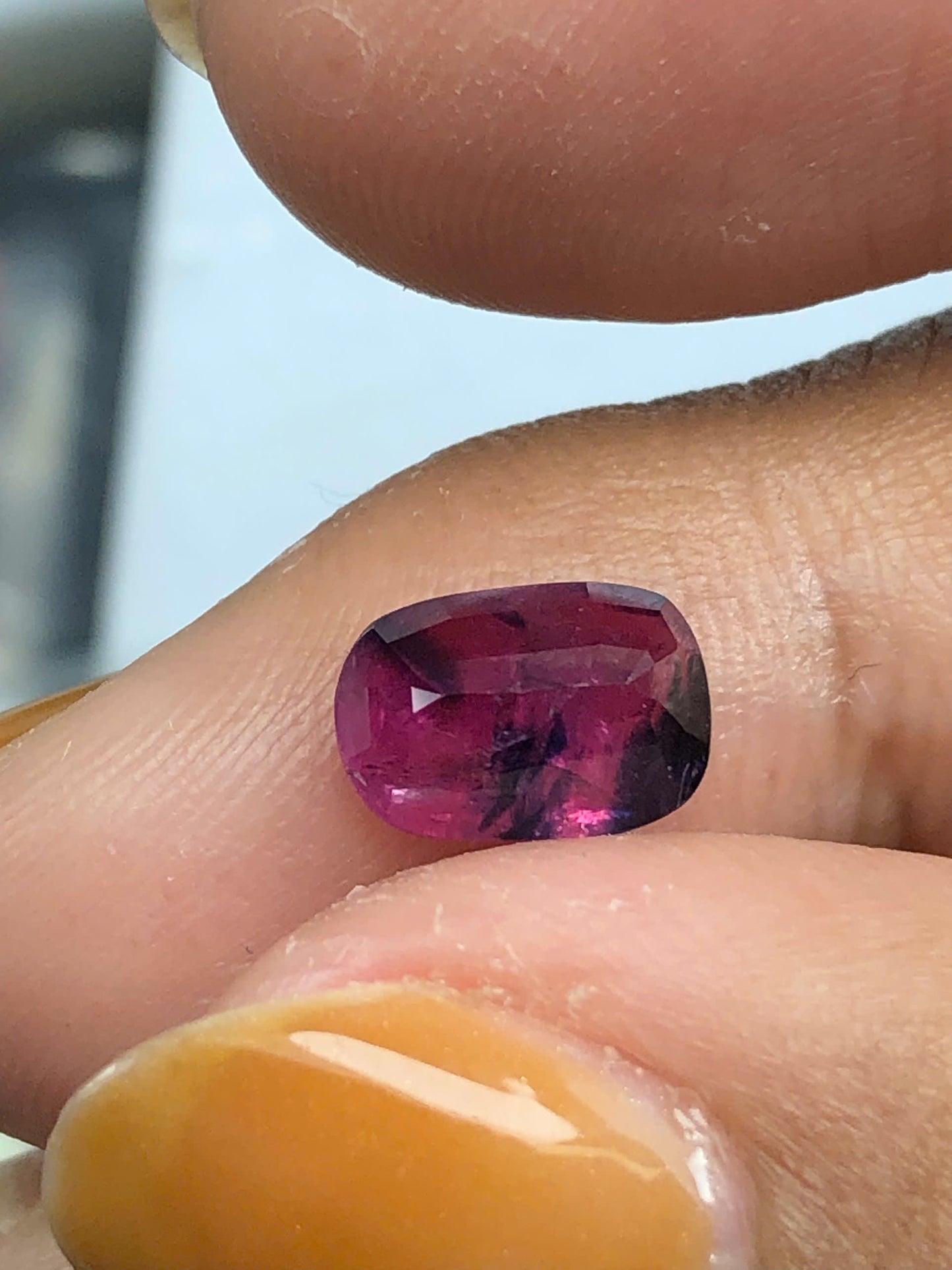Natural Winza sapphire 2.1ct_ 21032611HA