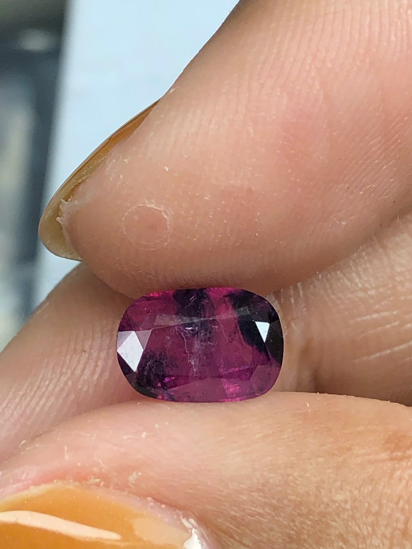 Natural Winza sapphire 2.1ct_ 21032611HA