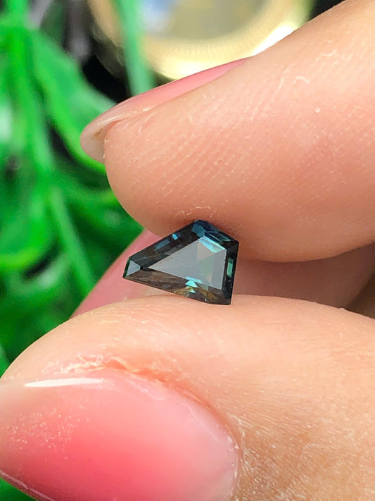 Natural green sapphire LụcYên 0.76ct_15022612+HU