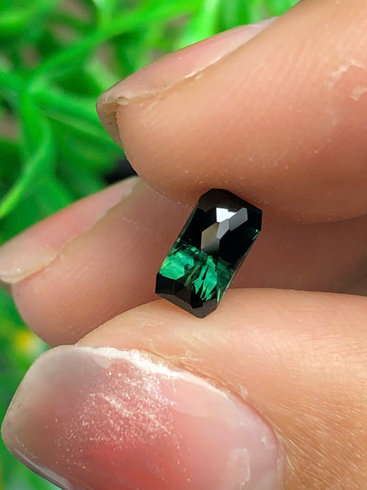 Natural green sapphire LụcYên 0.86ct_06022601HU