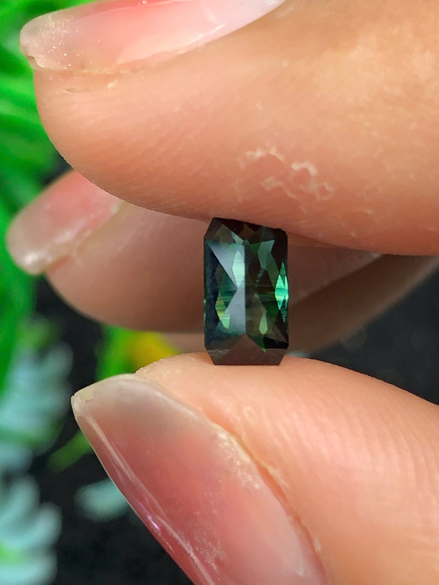 Natural green sapphire LụcYên 0.86ct_06022601HU