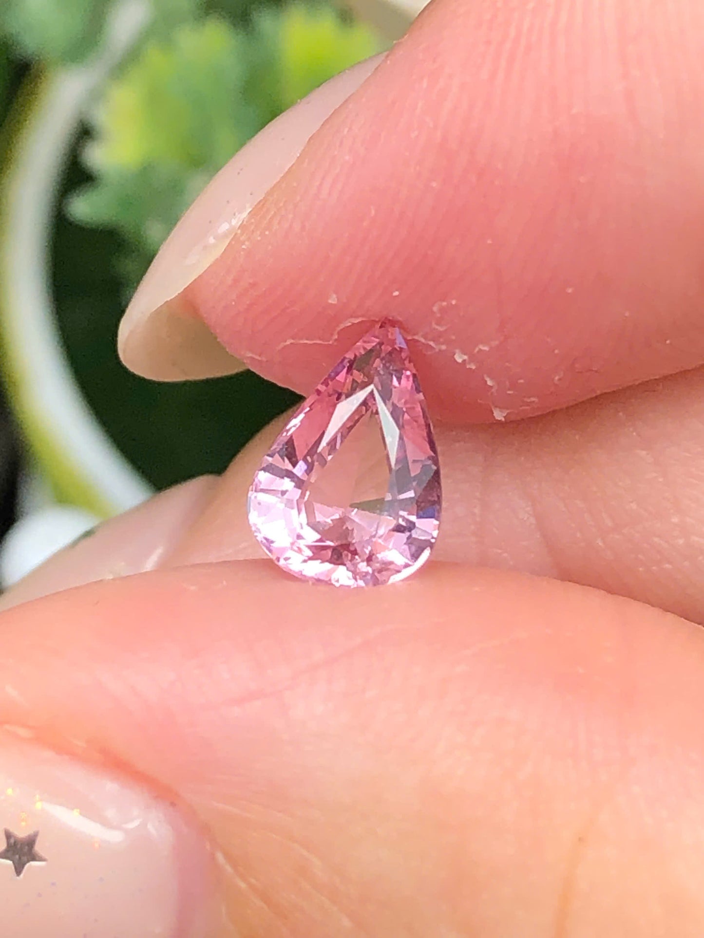 Natural purple spinel LucYen 1,05ct  - 100510HG