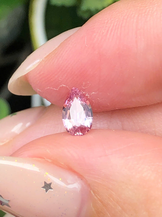 Natural purple spinel LucYen 0,38ct  - 100513HG