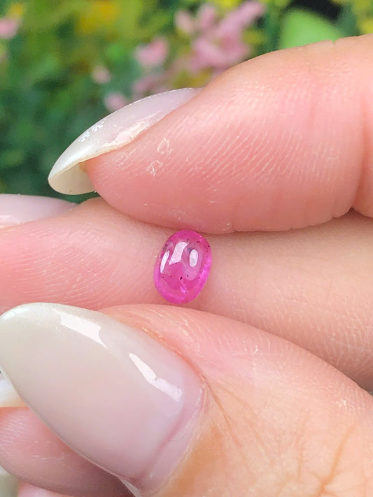 Natural hot pink Sapphire Cacbochon Luc Yen 0,65ct  - 041218HG