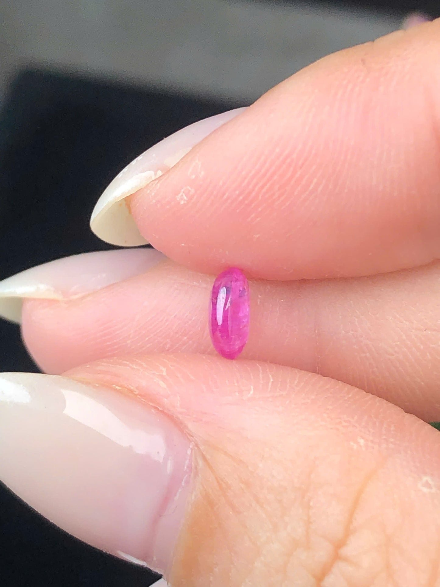 Natural hot pink Sapphire Cacbochon Luc Yen 0,65ct  - 041218HG