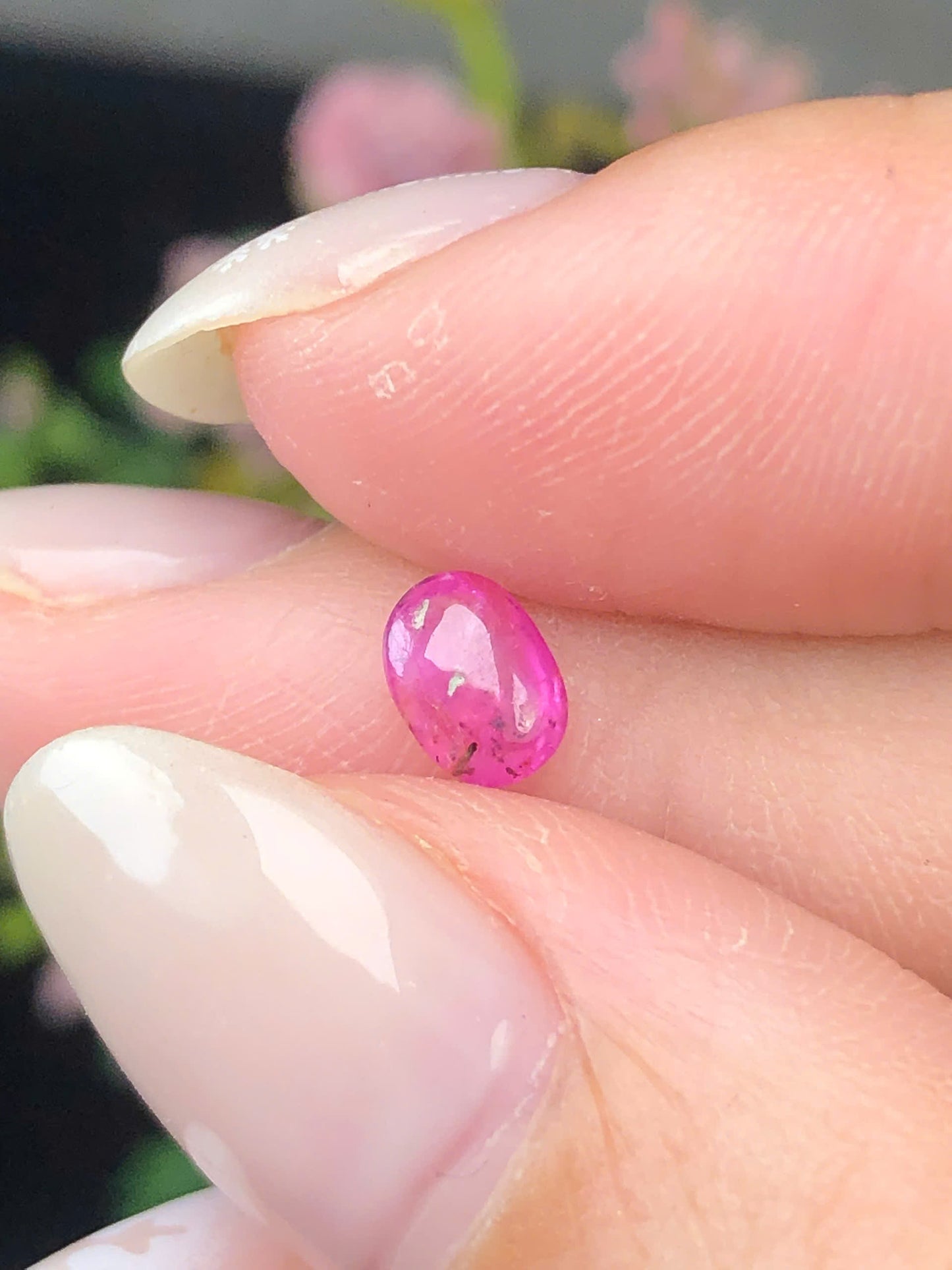 Natural hot pink Sapphire Cacbochon Luc Yen 0,65ct  - 041218HG