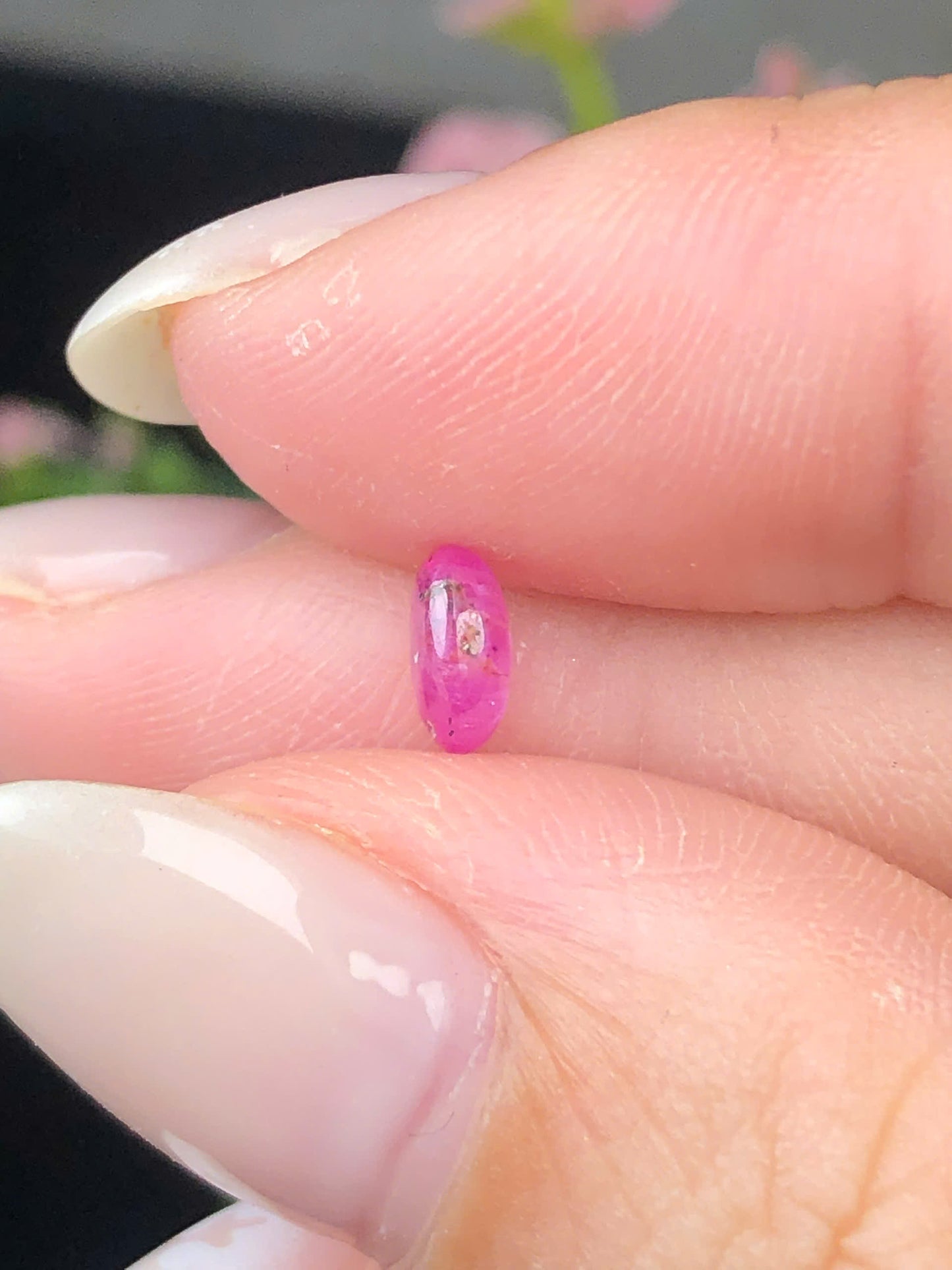 Natural hot pink Sapphire Cacbochon Luc Yen 0,65ct  - 041218HG