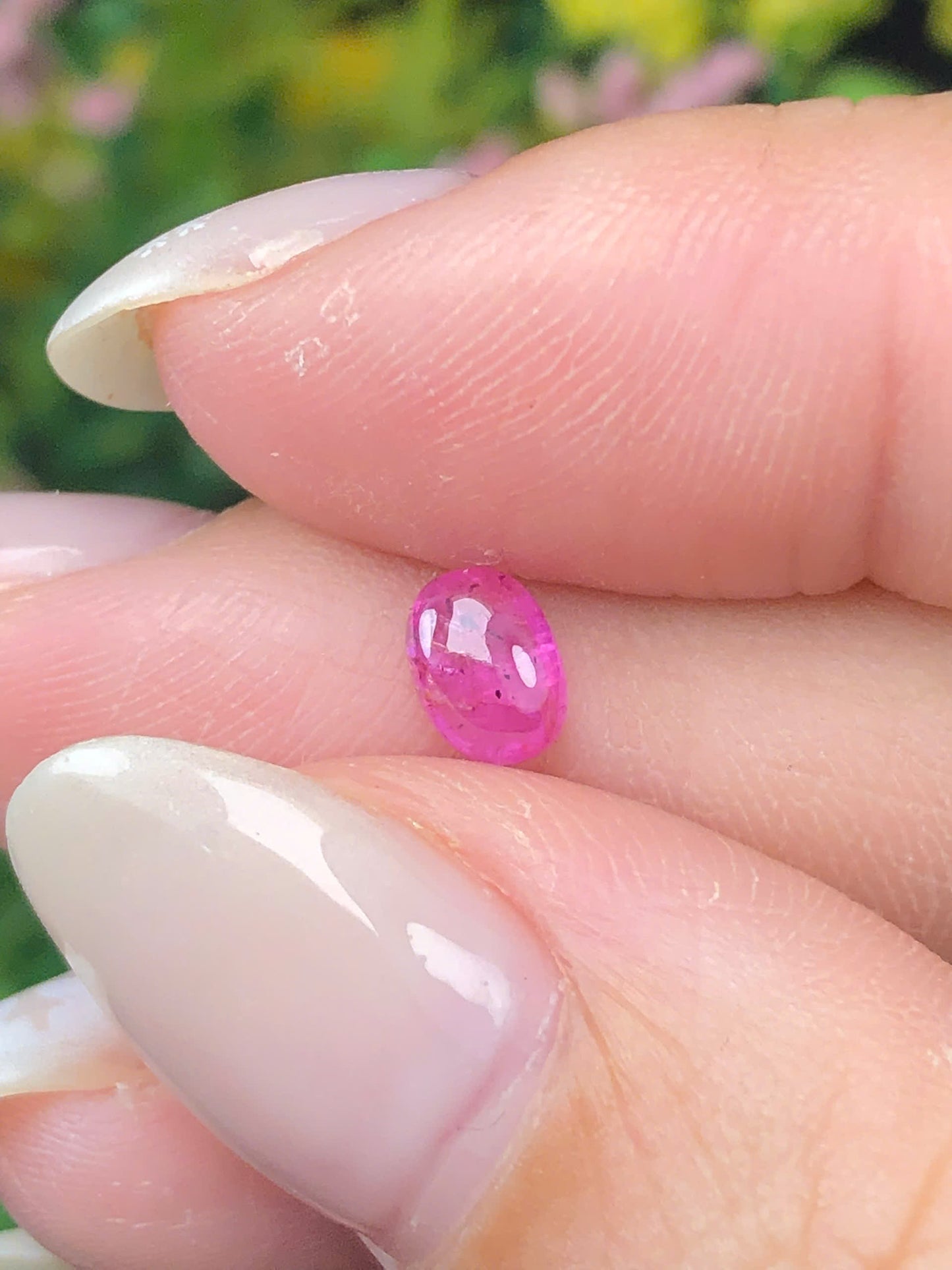 Natural hot pink Sapphire Cacbochon Luc Yen 0,65ct  - 041218HG