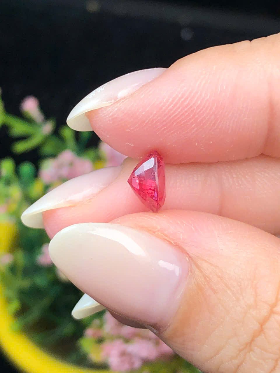 Natural red spinel Lucyen 1,32ct _011213HG