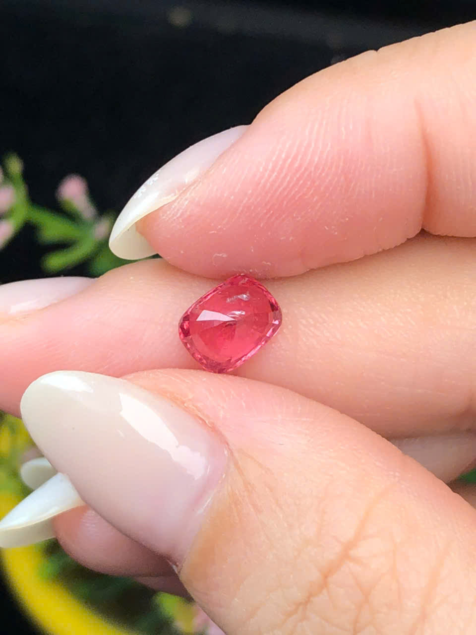 Natural red spinel Lucyen 1,32ct _011213HG