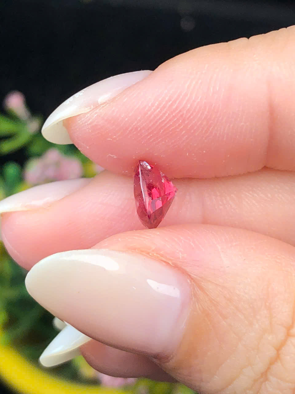 Natural red spinel Lucyen 1,32ct _011213HG