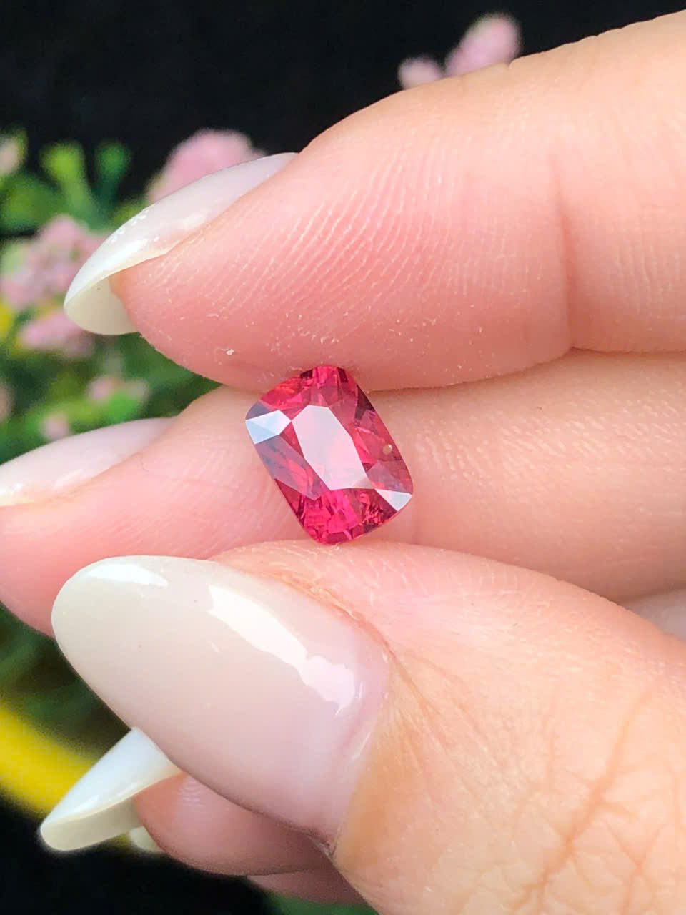 Natural red spinel Lucyen 1,67ct _011212HG