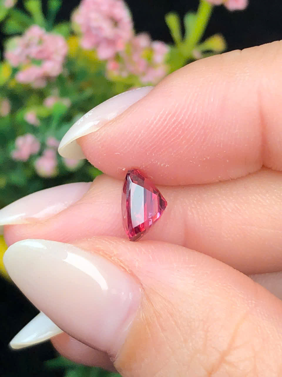 Natural red spinel Lucyen 1,67ct _011212HG