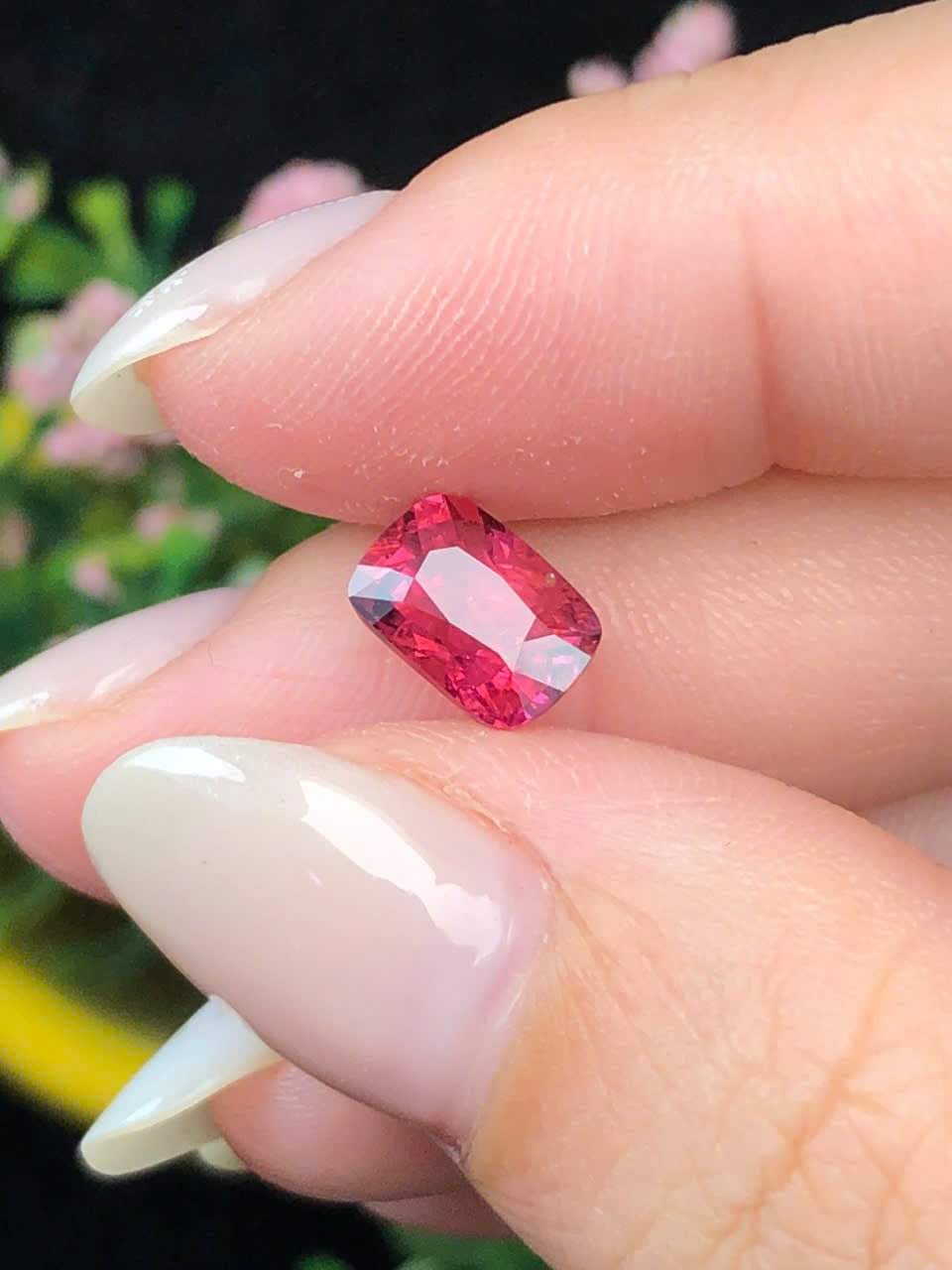 Natural red spinel Lucyen 1,67ct _011212HG