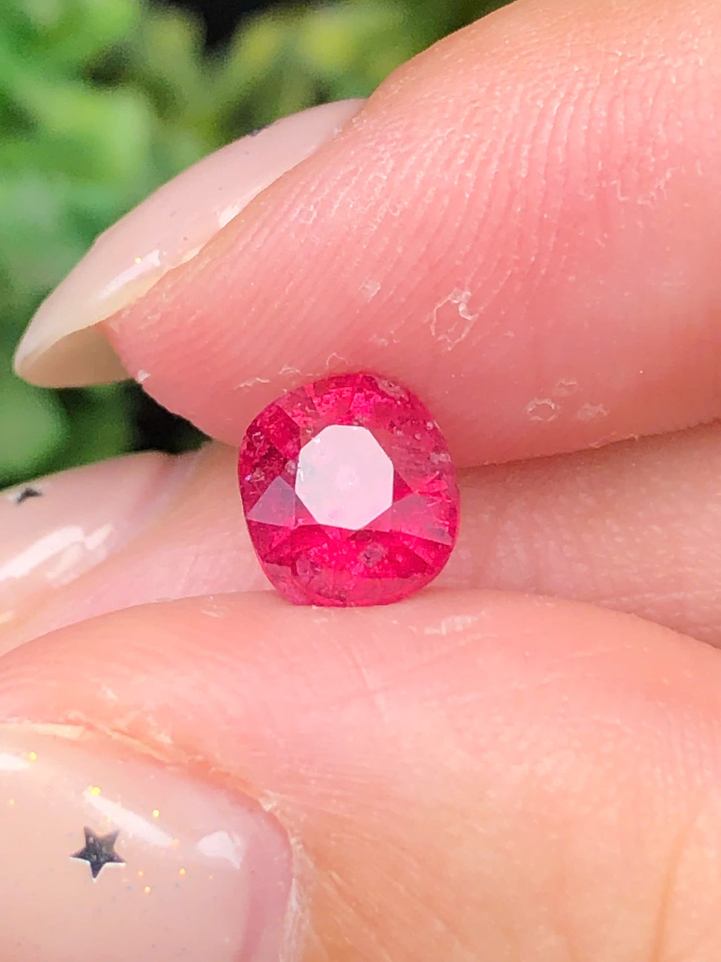 Natural red pink spinel- there is inclusion inside LucYen 1,45ct   - 010504HG