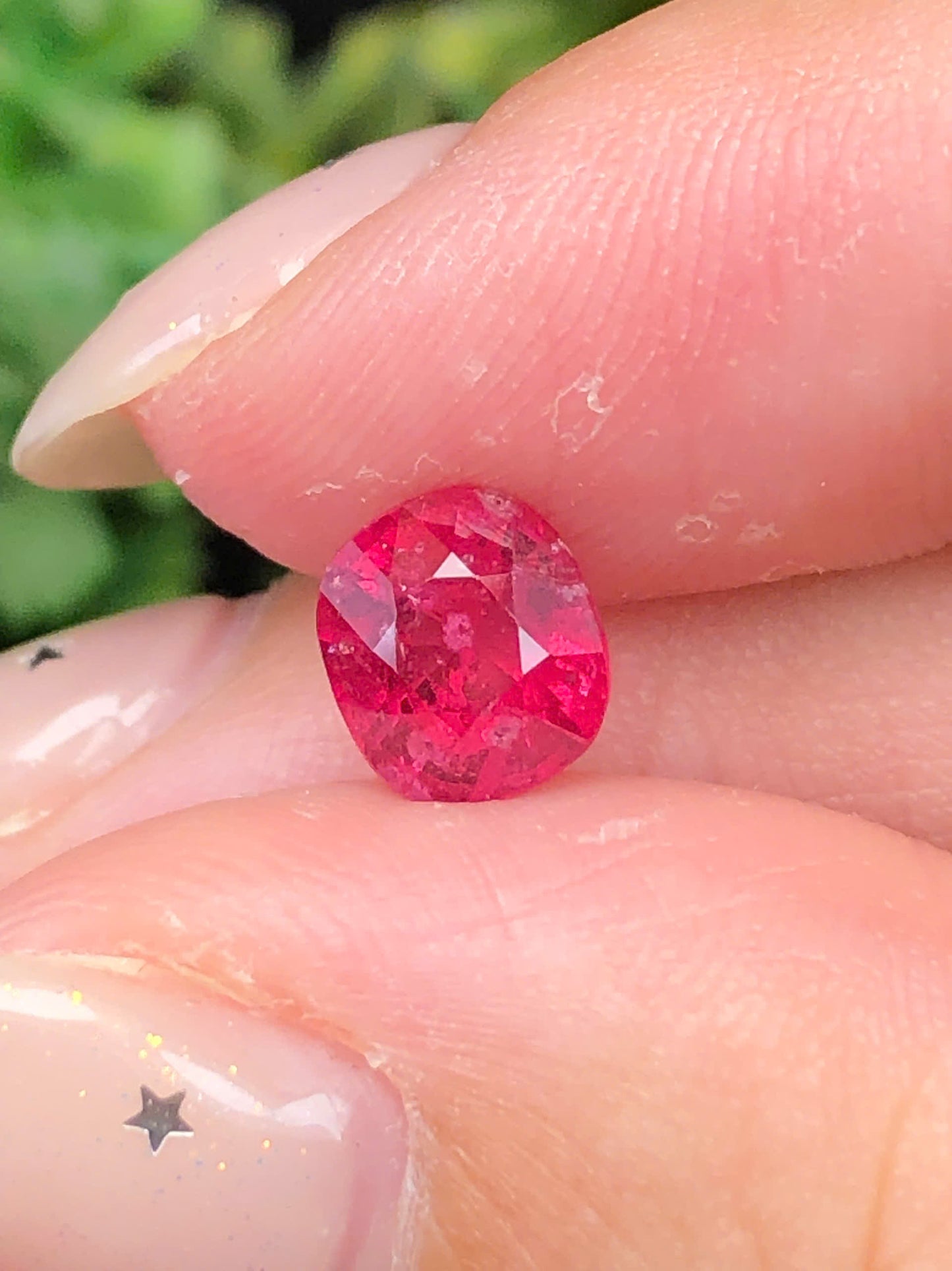Natural red pink spinel- there is inclusion inside LucYen 1,45ct   - 010504HG