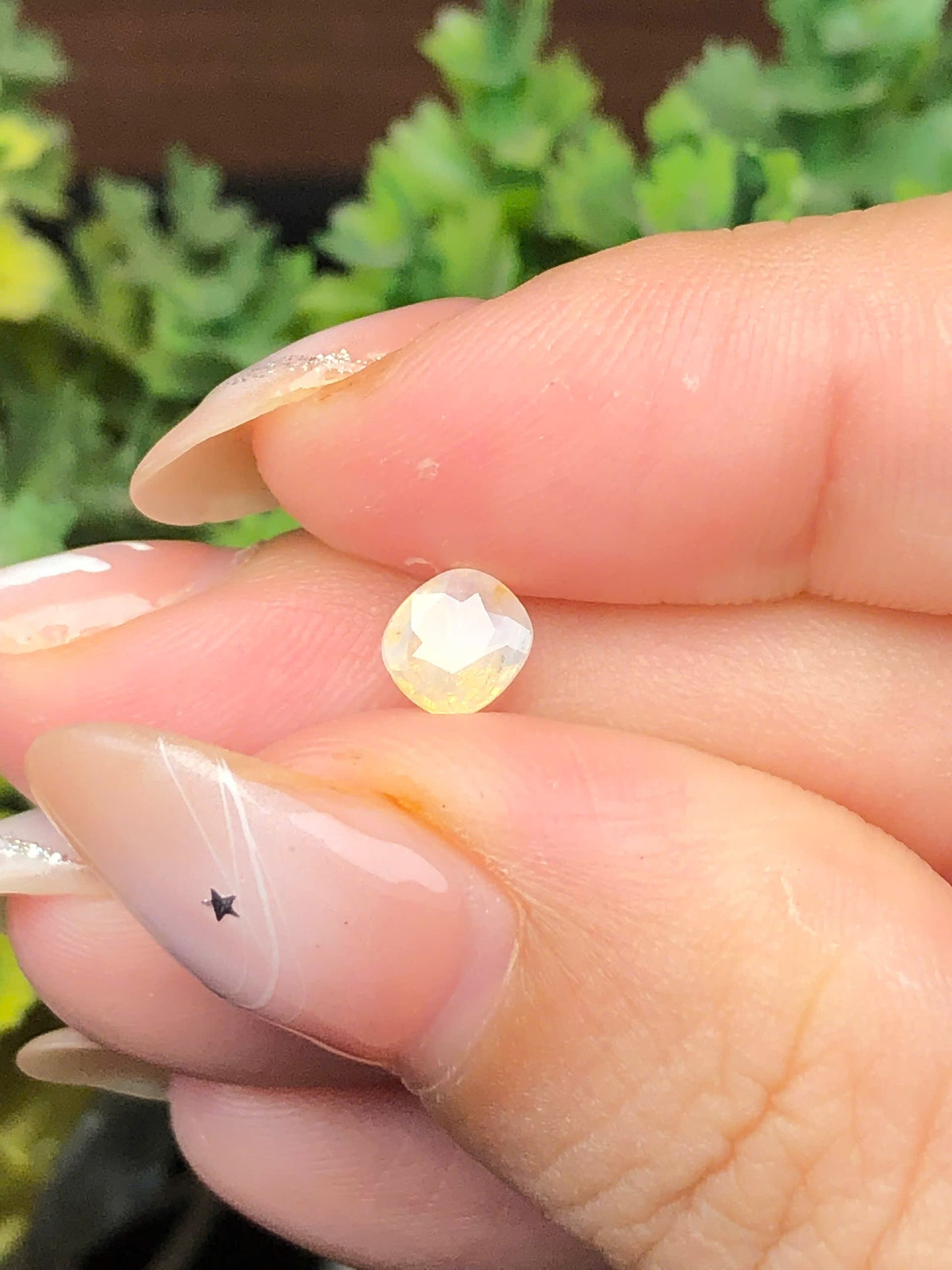 Natural white yellow sapphire Lucyen 0,49ct _201263HG