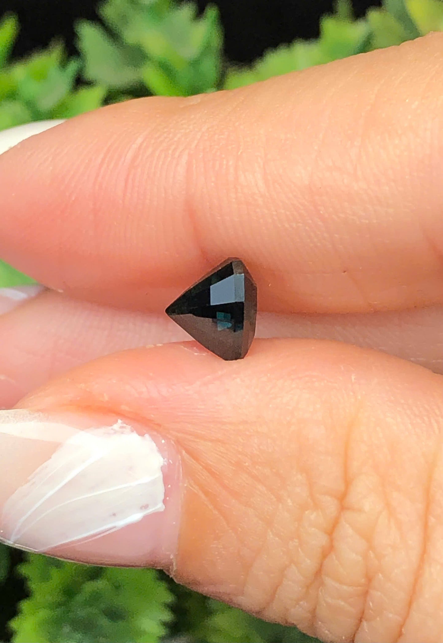Natural Green sapphire Lucyen 1,49ct _210104HG