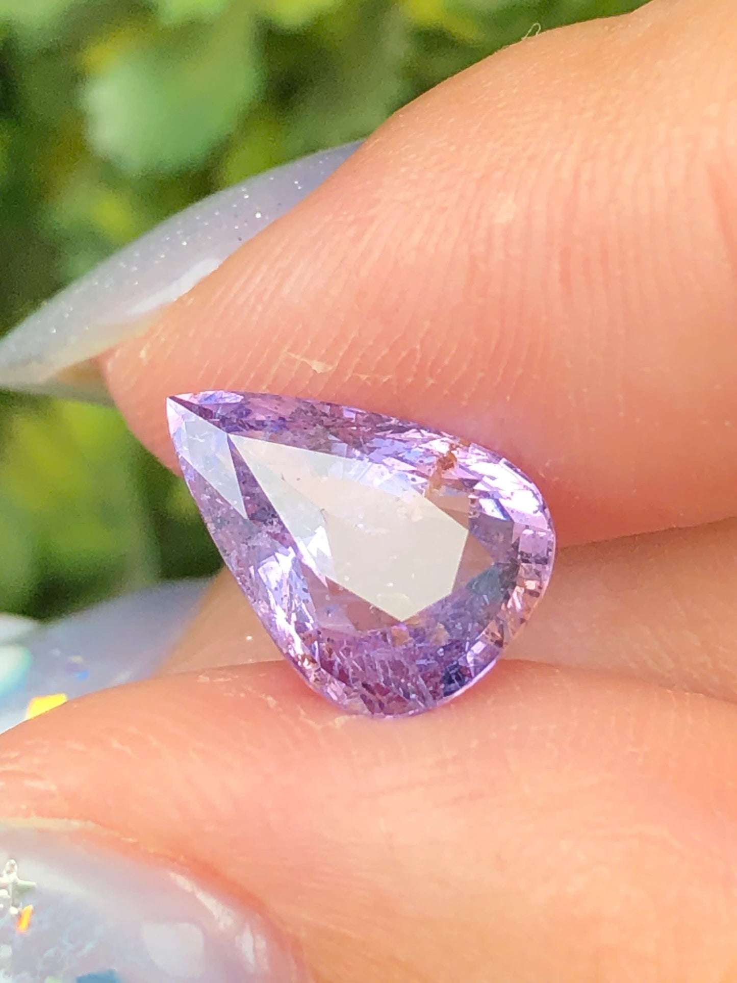 Natural purple silky sapphire Luc Yen  2,61ct  _HG