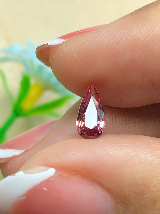 Natural orange red spinel Lucyen  0.65ct  _30052625HG