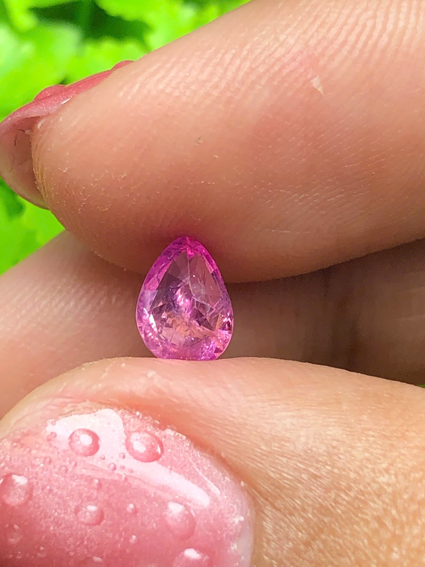 Natural hot pink sapphire Lucyen  0.84ct _ 04062506HA