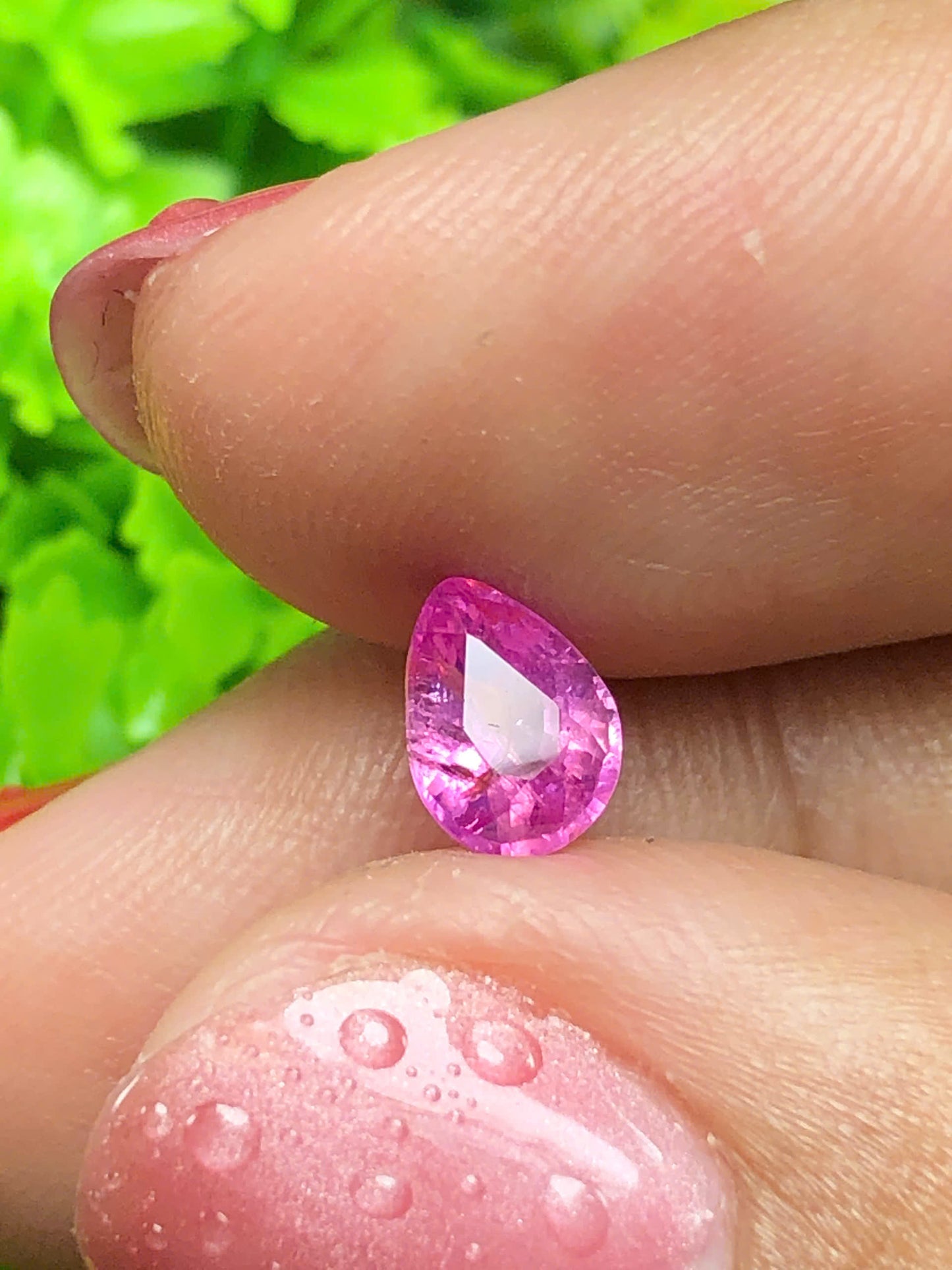 Natural hot pink sapphire Lucyen  0.84ct _ 04062506HA