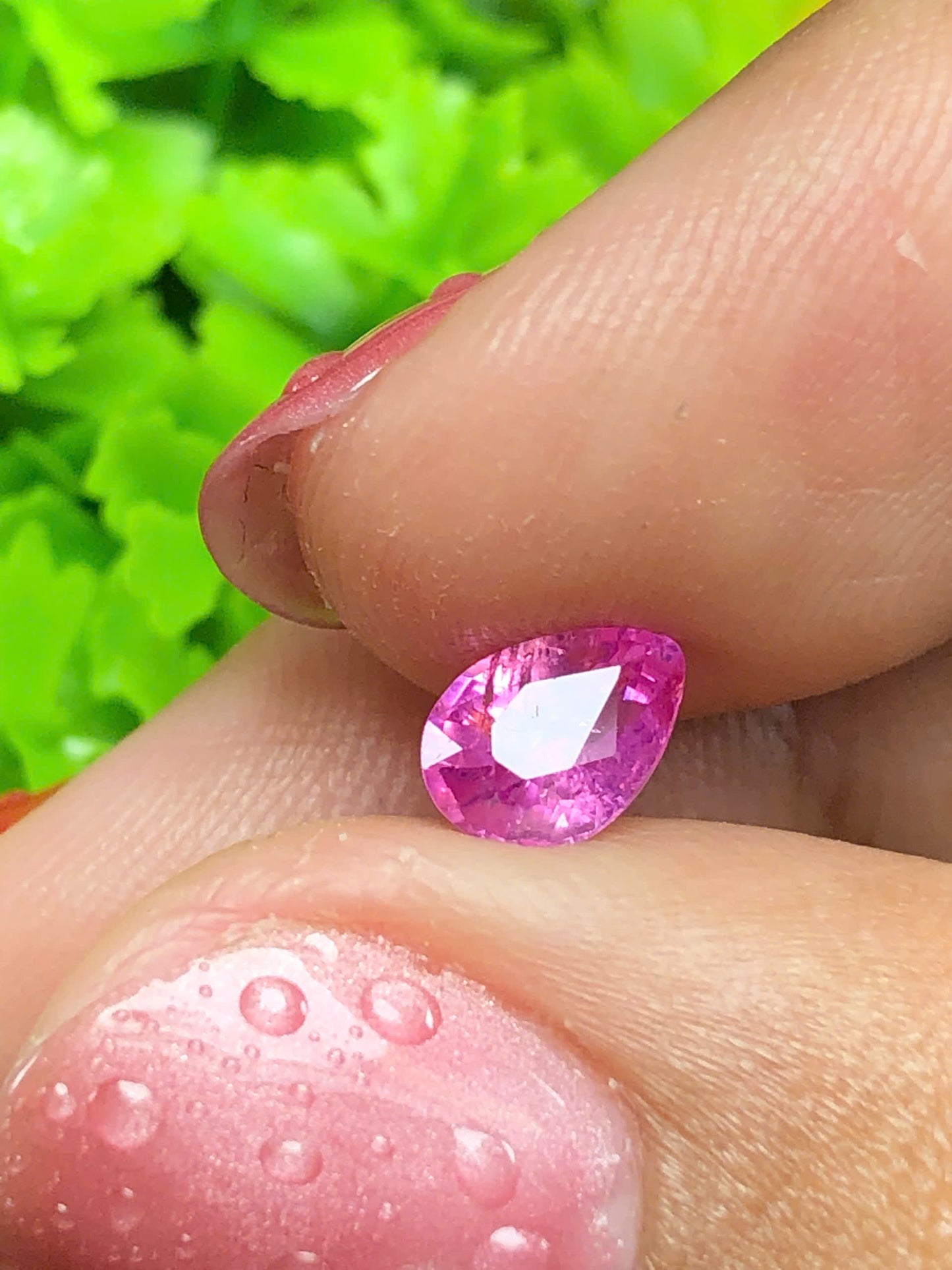 Natural hot pink sapphire Lucyen  0.84ct _ 04062506HA