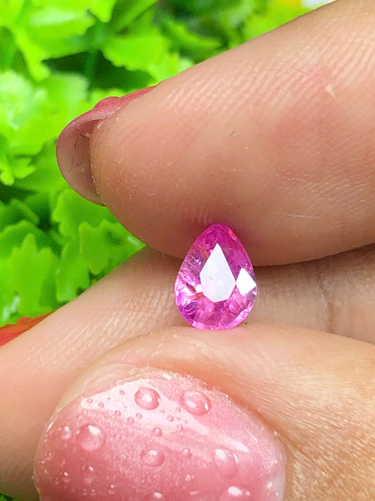 Natural hot pink sapphire Lucyen  0.84ct _ 04062506HA
