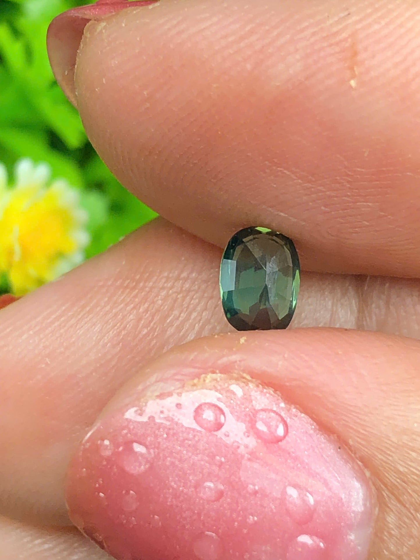 Natural green sapphire LụcYên _05062532HU