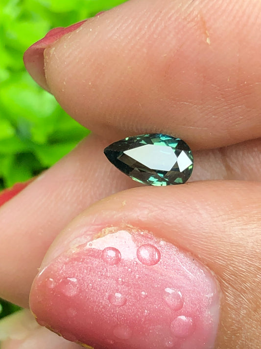 Natural green sapphire Phan Thiet  0.86ct_06062627HG