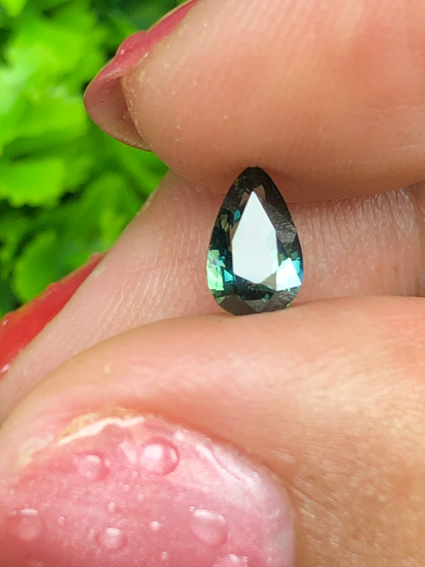 Natural green sapphire Phan Thiet  0.86ct_06062627HG